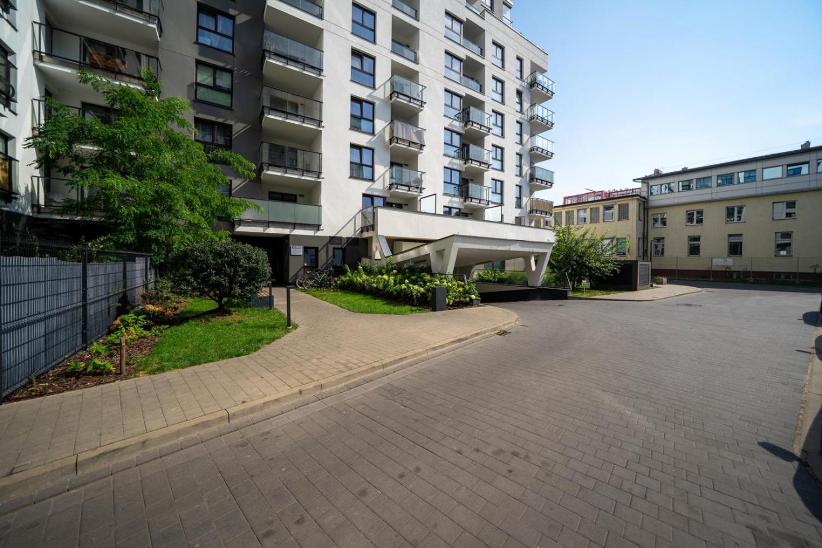 Skierniewicka Apt - Parking, Workspace, Balcony - By Rentujemy Warszawa Eksteriør billede